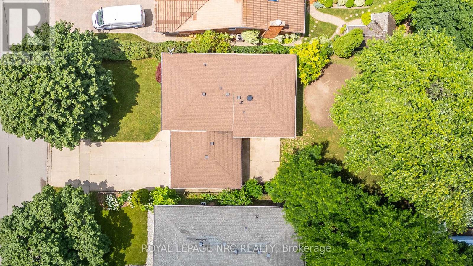 12 HARVEST OAK DRIVE - 30