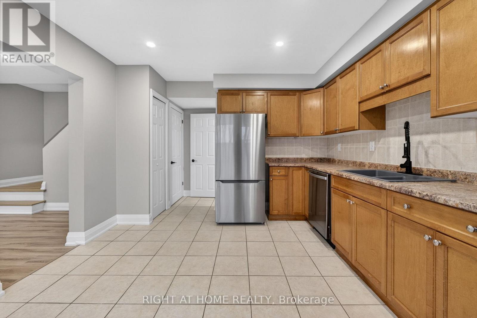 65 WOODMAN DRIVE S - 10