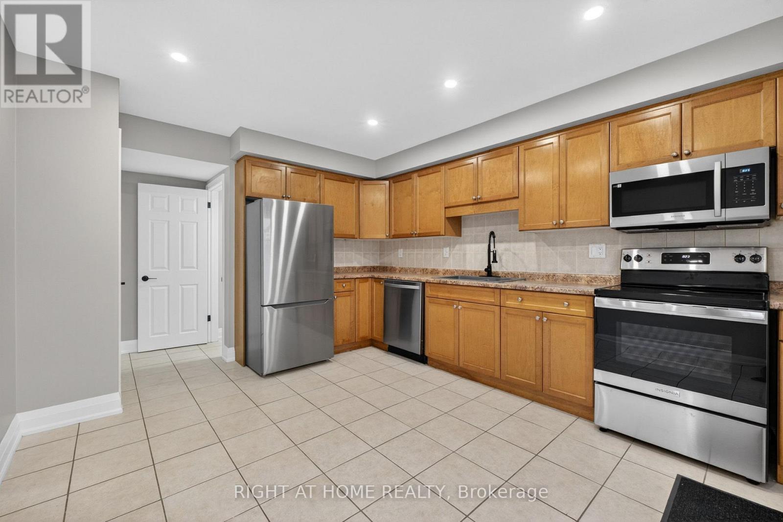 65 WOODMAN DRIVE S - 9