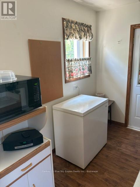 425 WORTHINGTON STREET E - 11