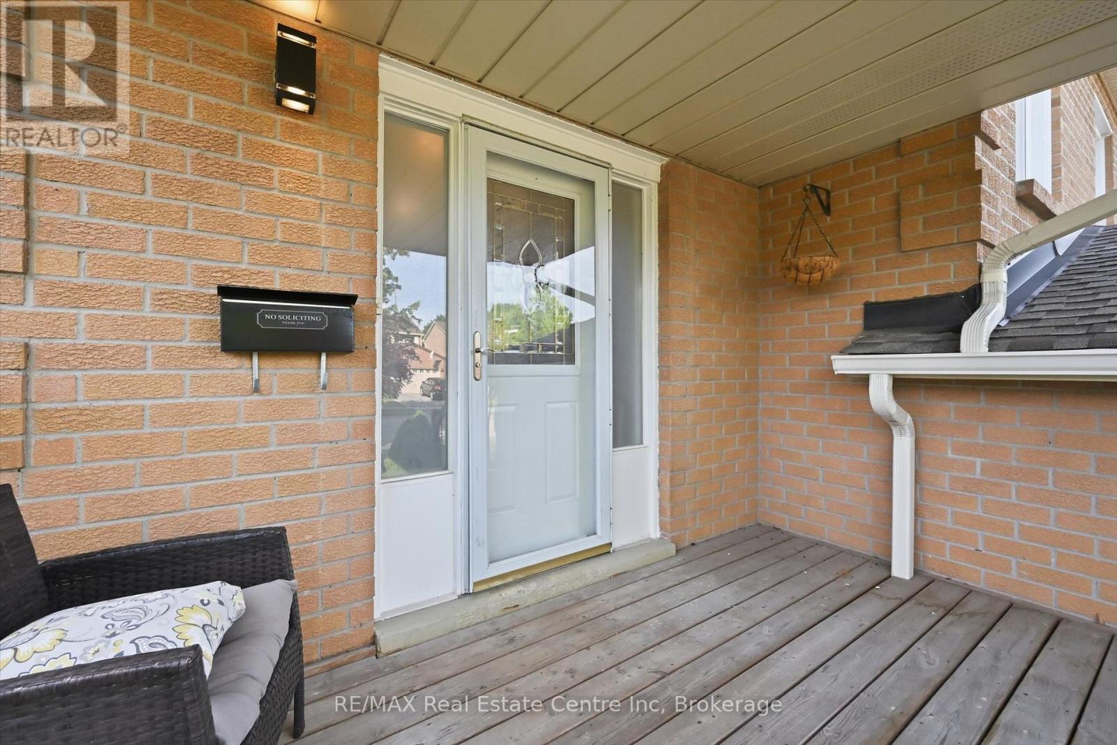 580 CLOVER PARK CRESCENT - 4