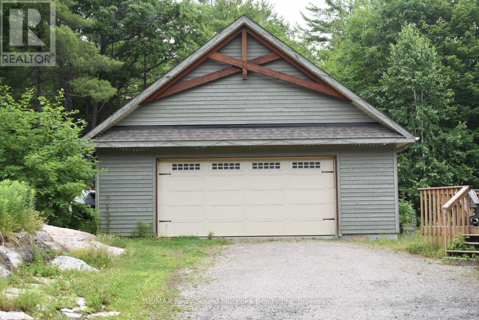 9 DESMASDONS ROAD - 41
