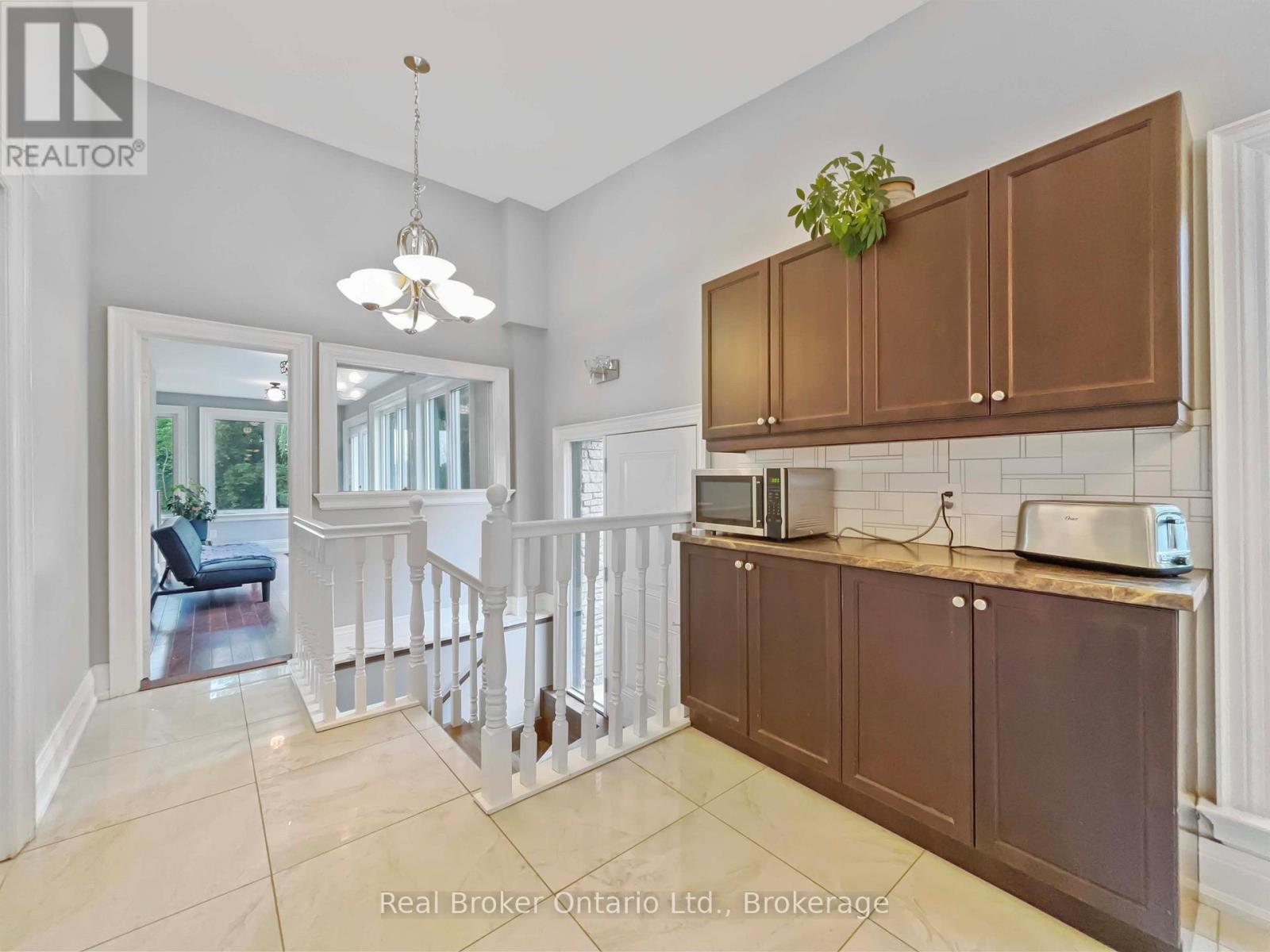 3-bedroom home for sale at 138 COCKSHUTT ROAD, Brantford ON · photo 9 of 41