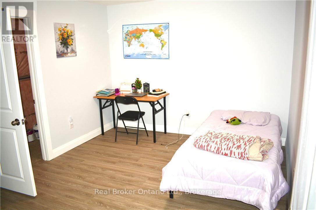 #9 1 CHAMBERLAIN AVENUE - 14