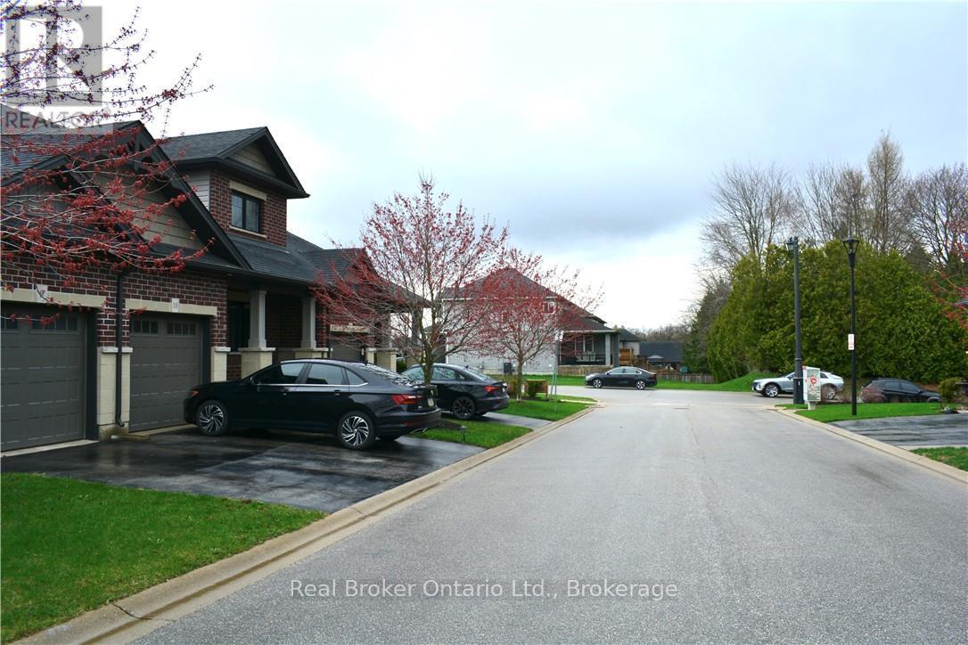 #9 1 CHAMBERLAIN AVENUE - 2
