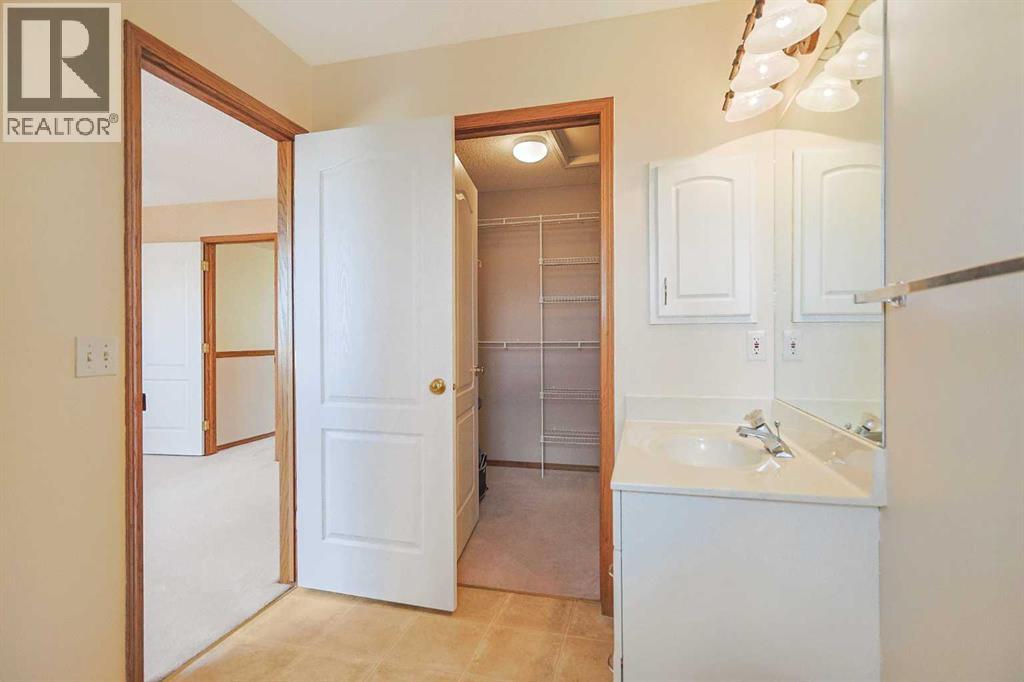 78 Hamptons Link NW - 19