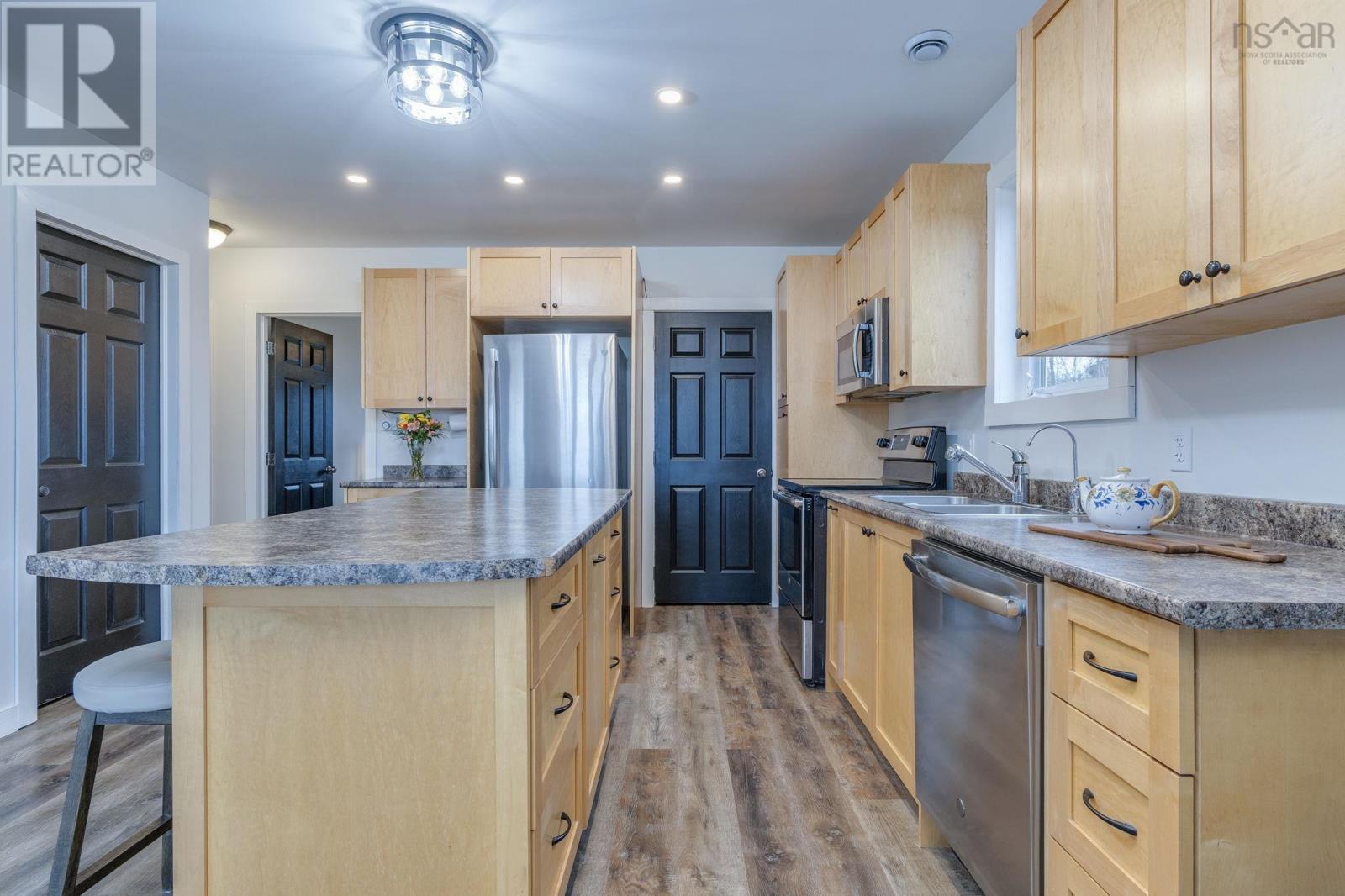 1588 Myra Road - 5