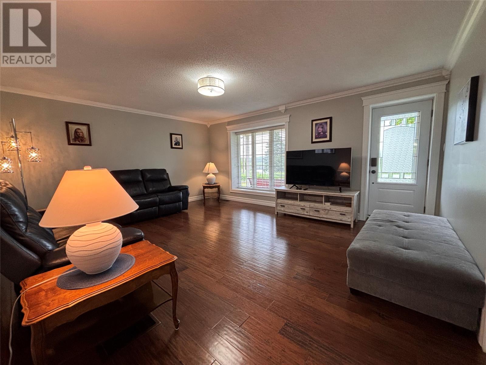 10 Riverbank Road - 15