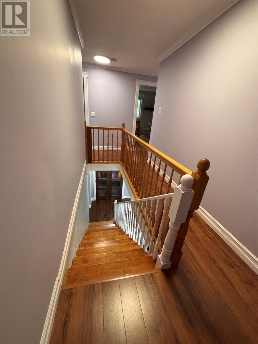 10 Riverbank Road - 19