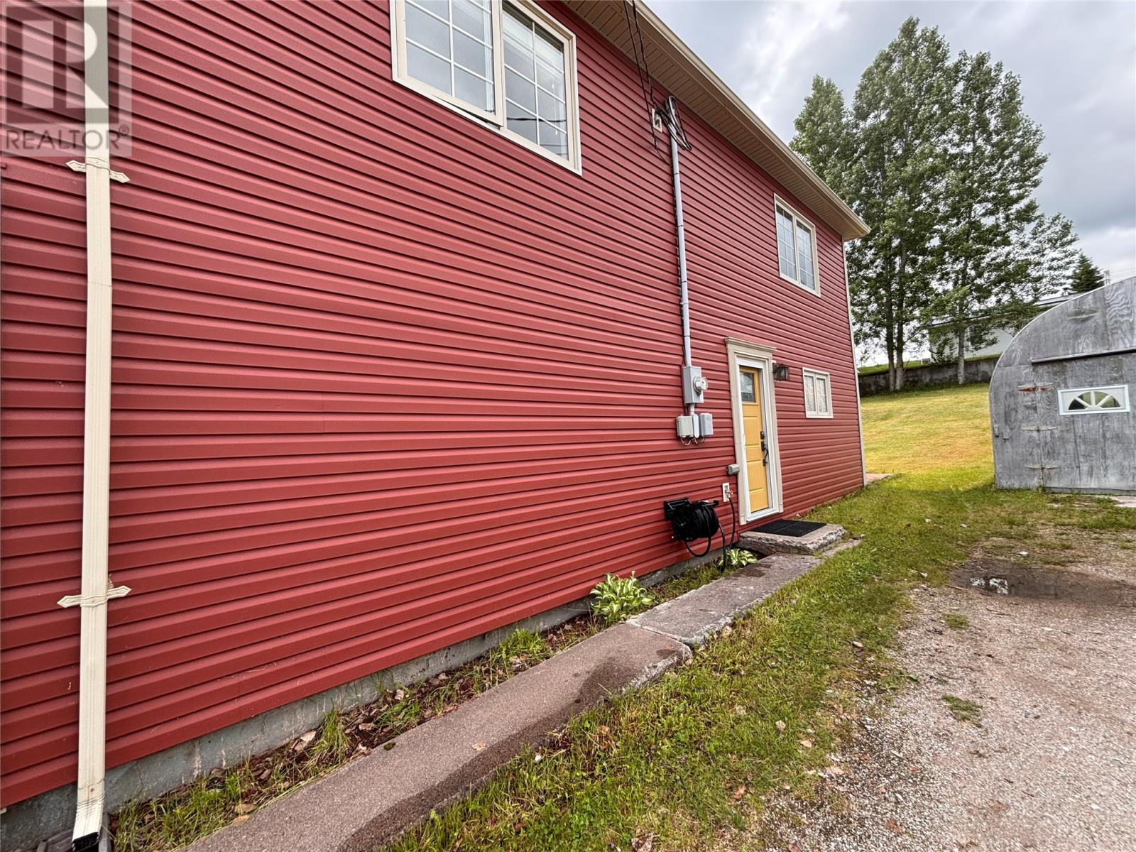 10 Riverbank Road - 2