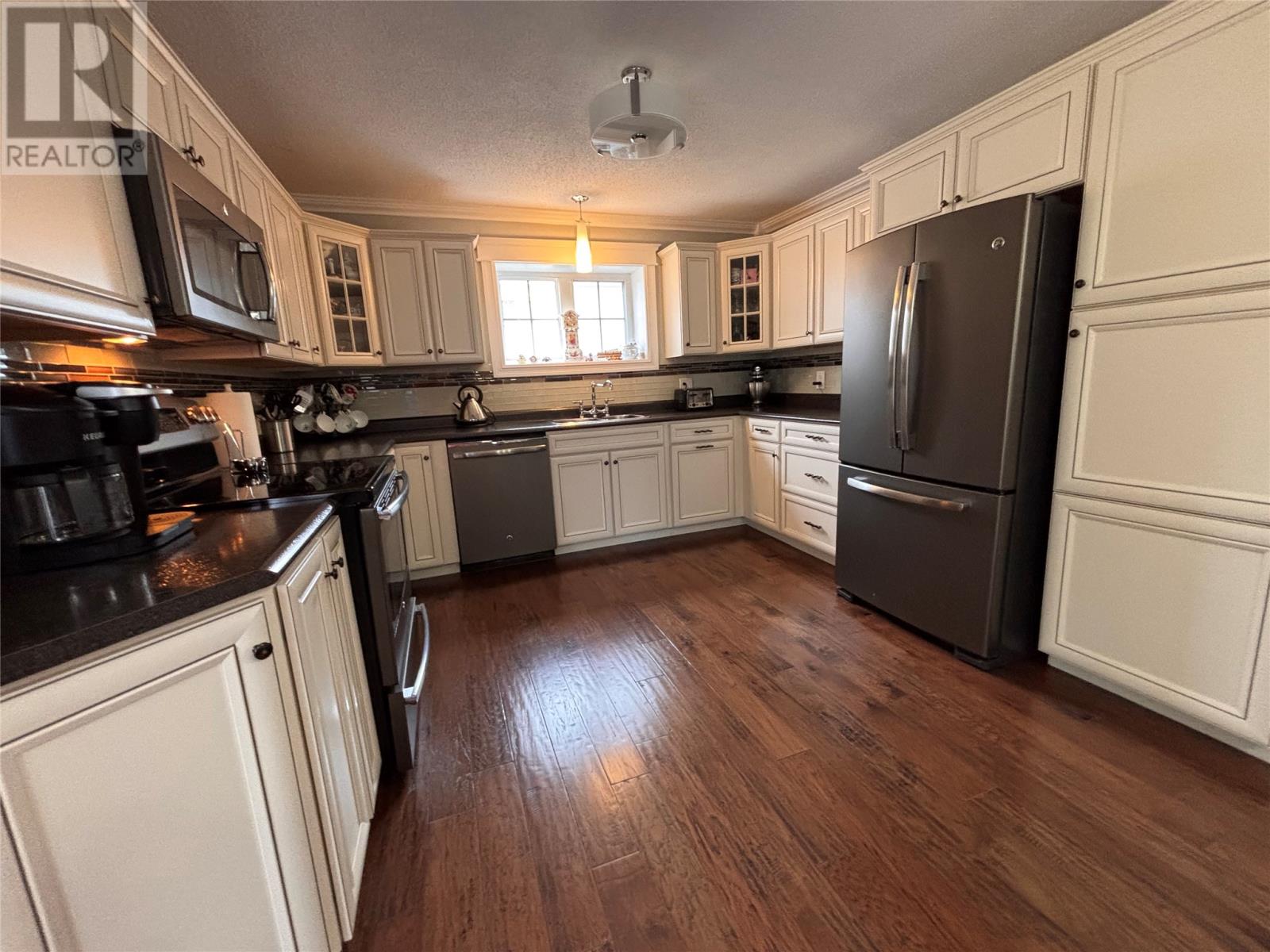10 Riverbank Road - 6