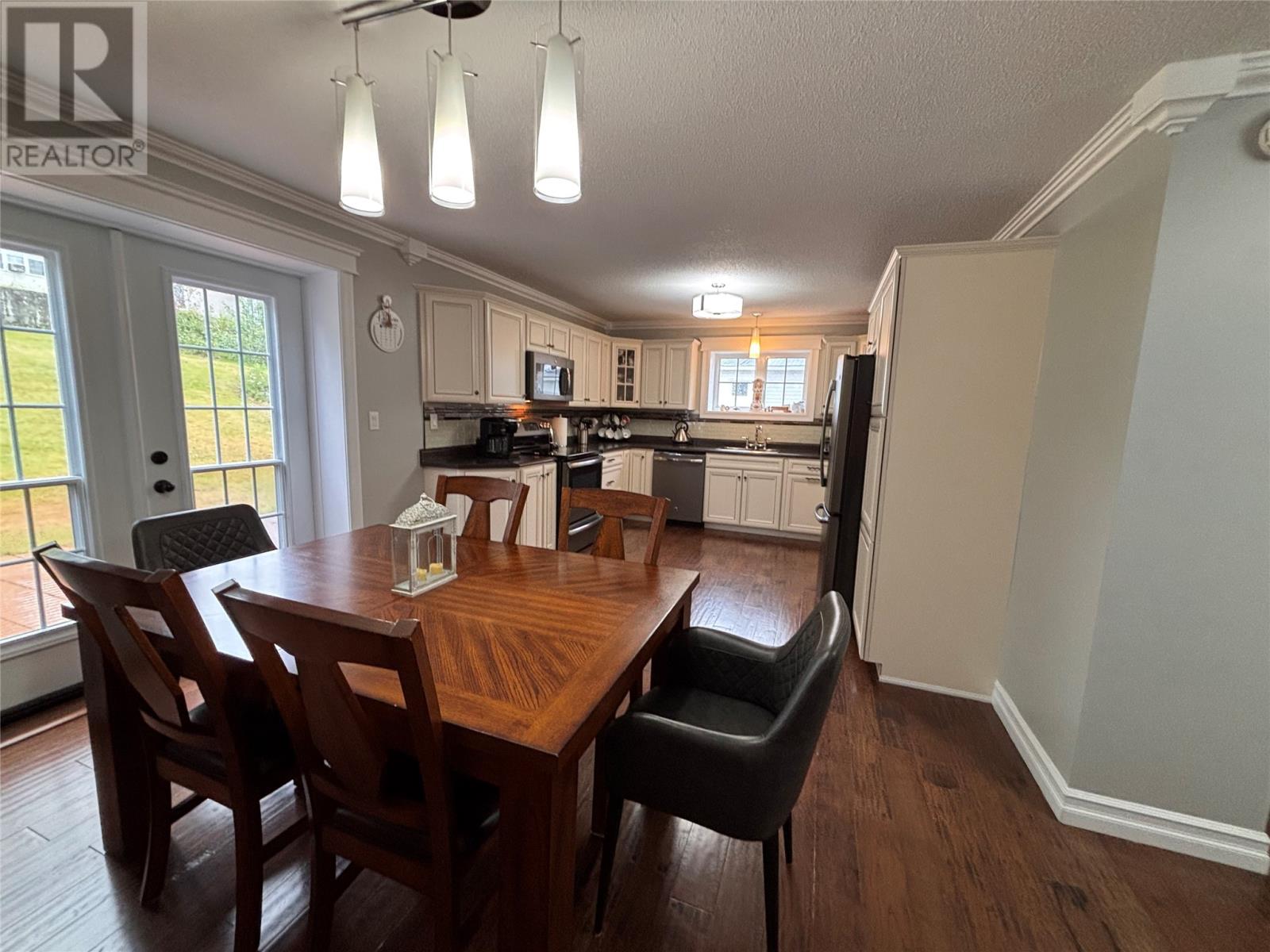 10 Riverbank Road - 8
