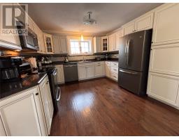 10 Riverbank Road thumbnail 6