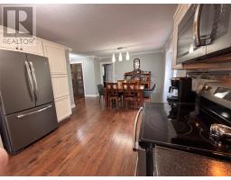10 Riverbank Road thumbnail 7