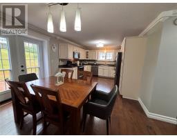 10 Riverbank Road thumbnail 8