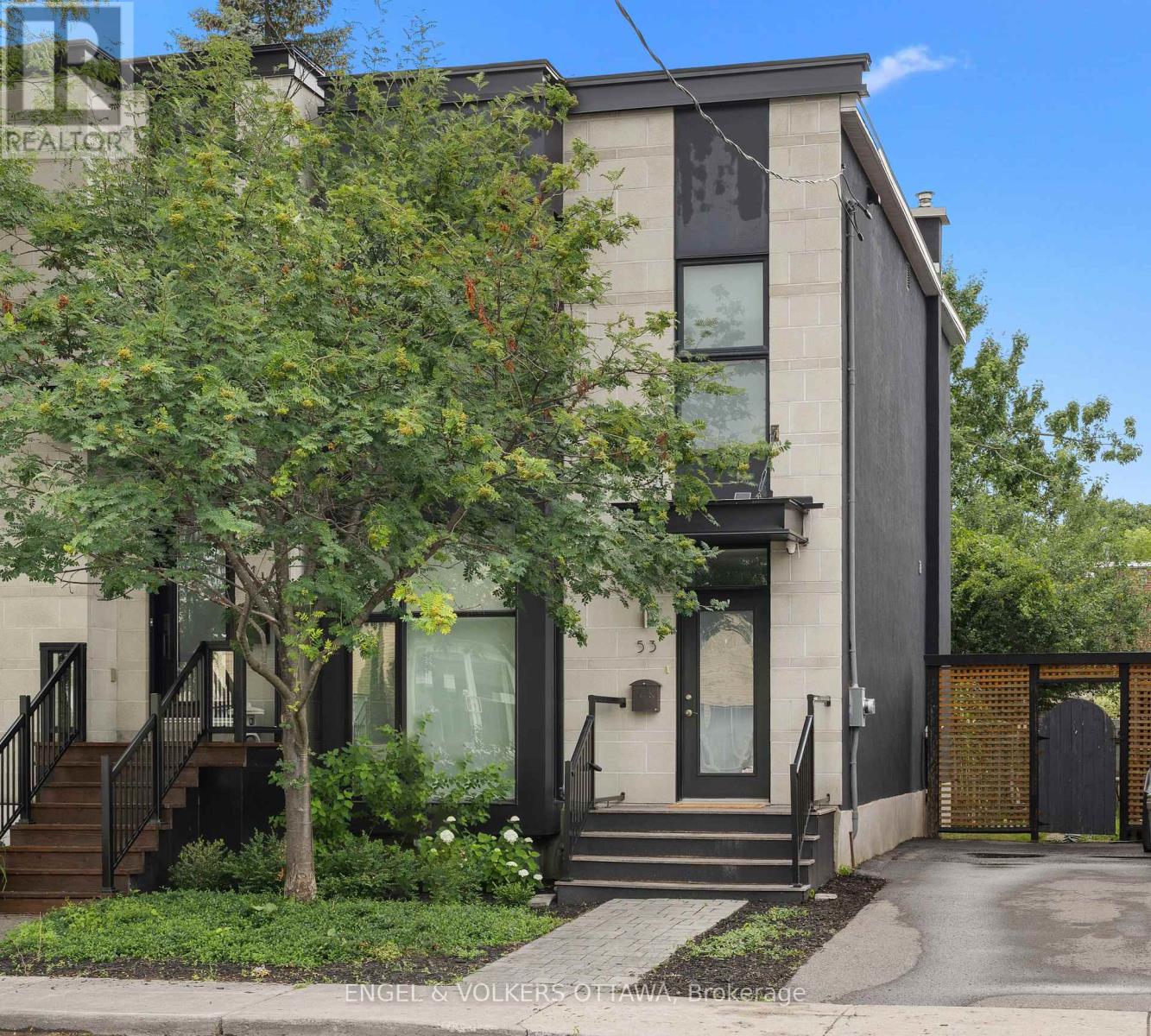 3 Bedroom for Sale in Ottawa – 53 VAUGHAN STREET – By Peter Sagos - Image 3