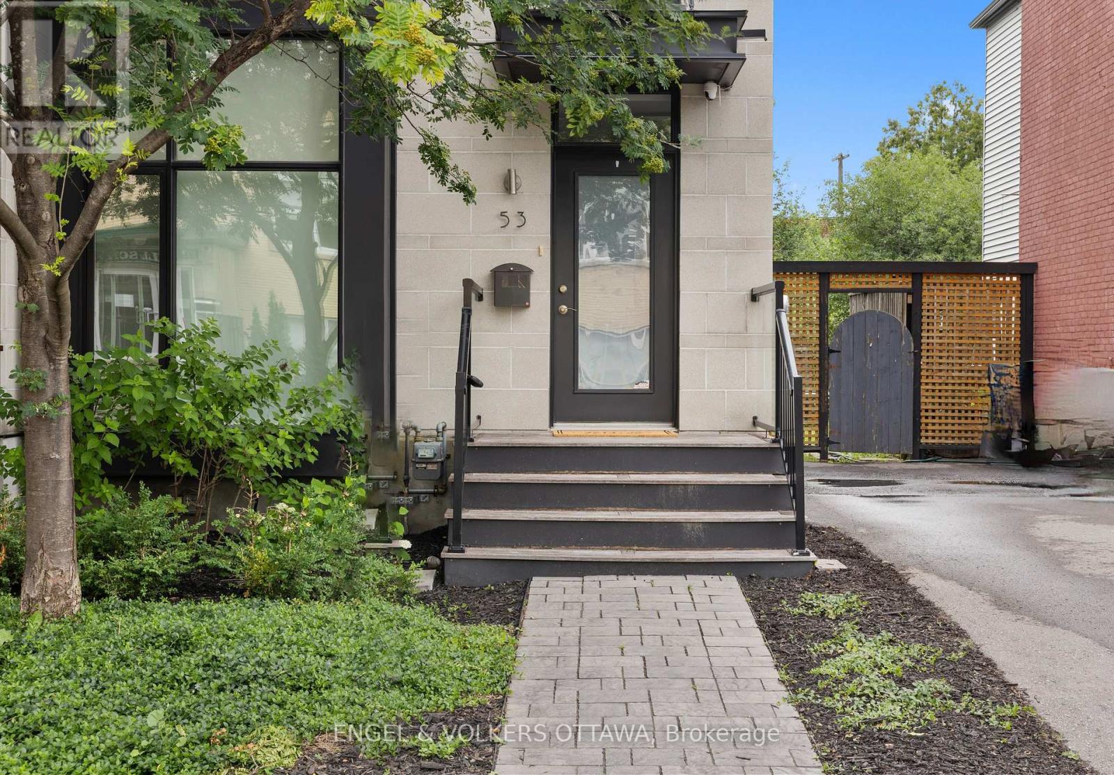 3 Bedroom for Sale in Ottawa – 53 VAUGHAN STREET – By Peter Sagos - Image 5