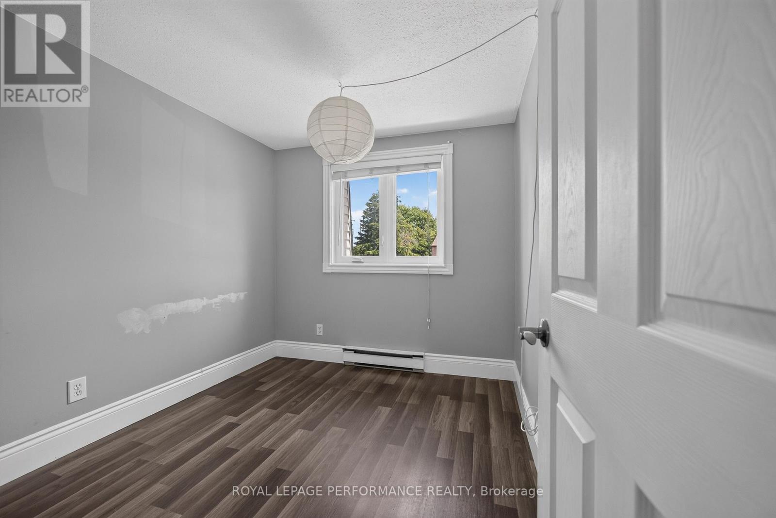 16 - 1304 Alness Court