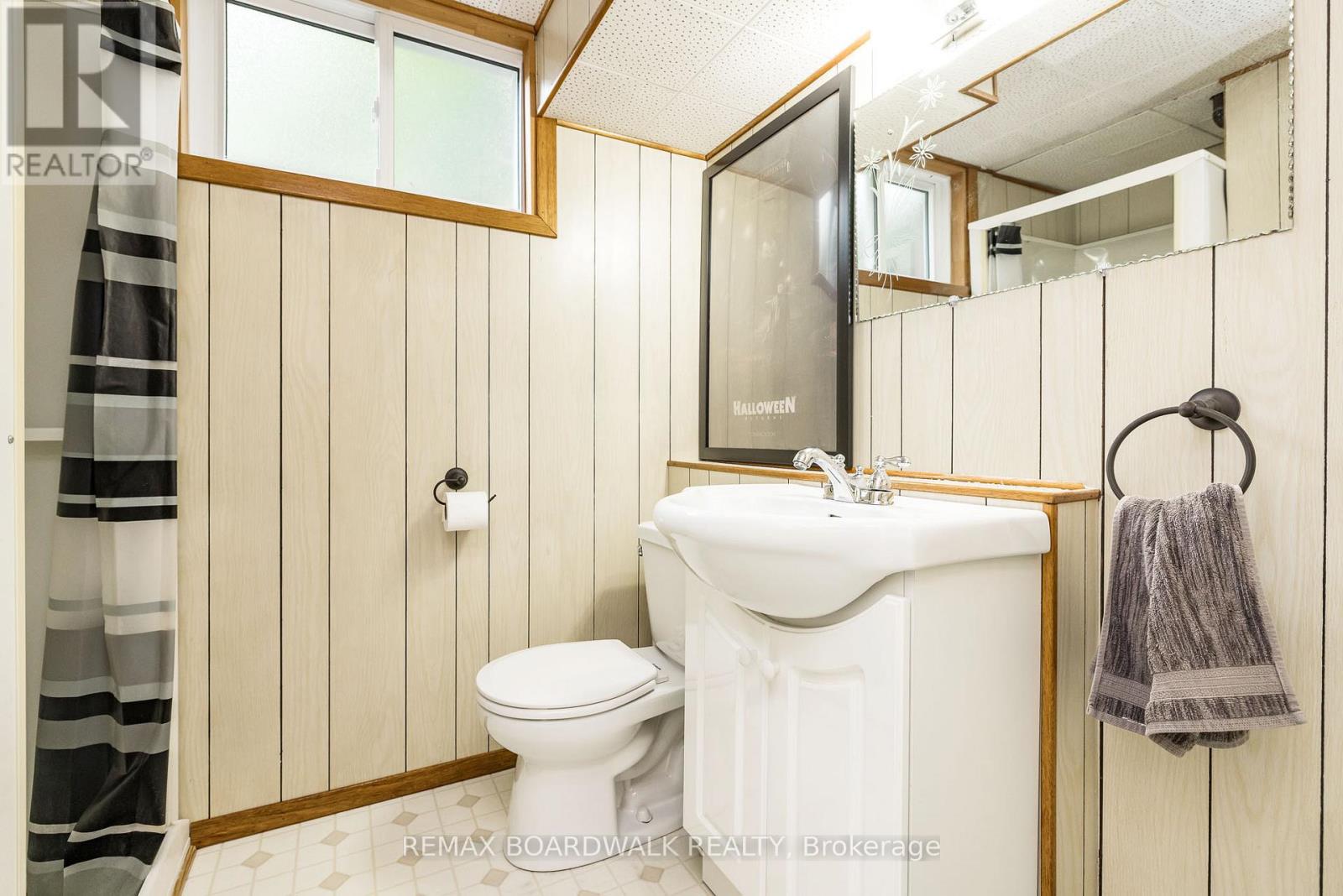 3 Bed, 2 Bath House for Sale in Ottawa – 477 EDGEWORTH AVENUE, Ottawa – MLS# X13525472 - Image 17