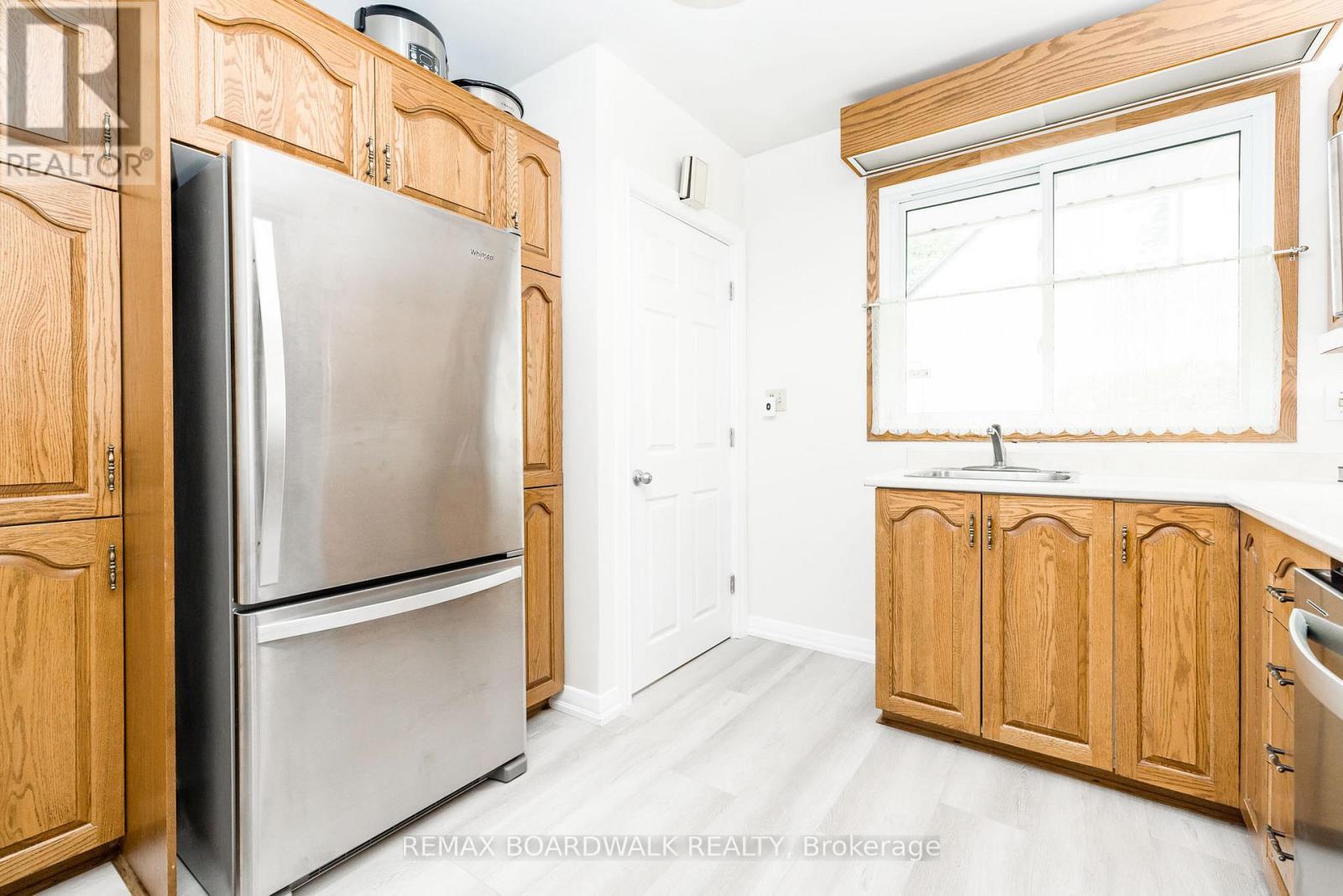 3 Bed, 2 Bath House for Sale in Ottawa – 477 EDGEWORTH AVENUE, Ottawa – MLS# X13525472 - Image 7
