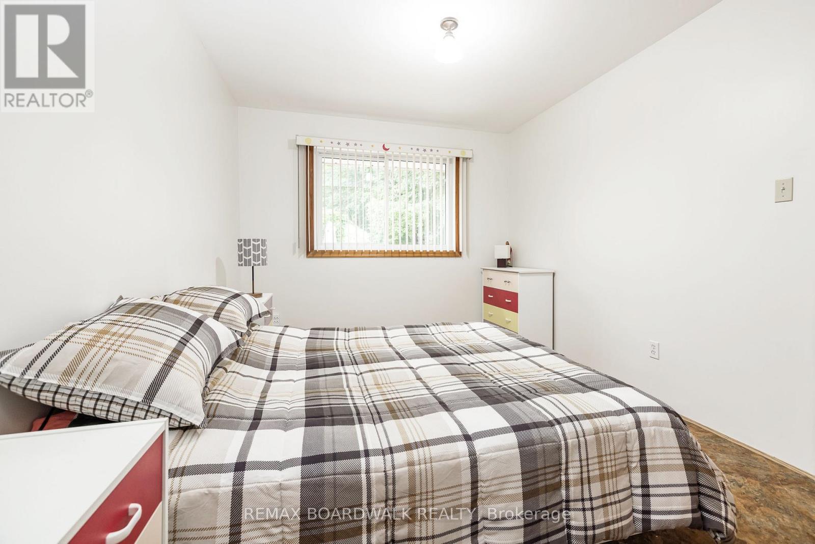 3 Bed, 2 Bath House for Sale in Ottawa – 477 EDGEWORTH AVENUE, Ottawa – MLS# X13525472 - Image 8