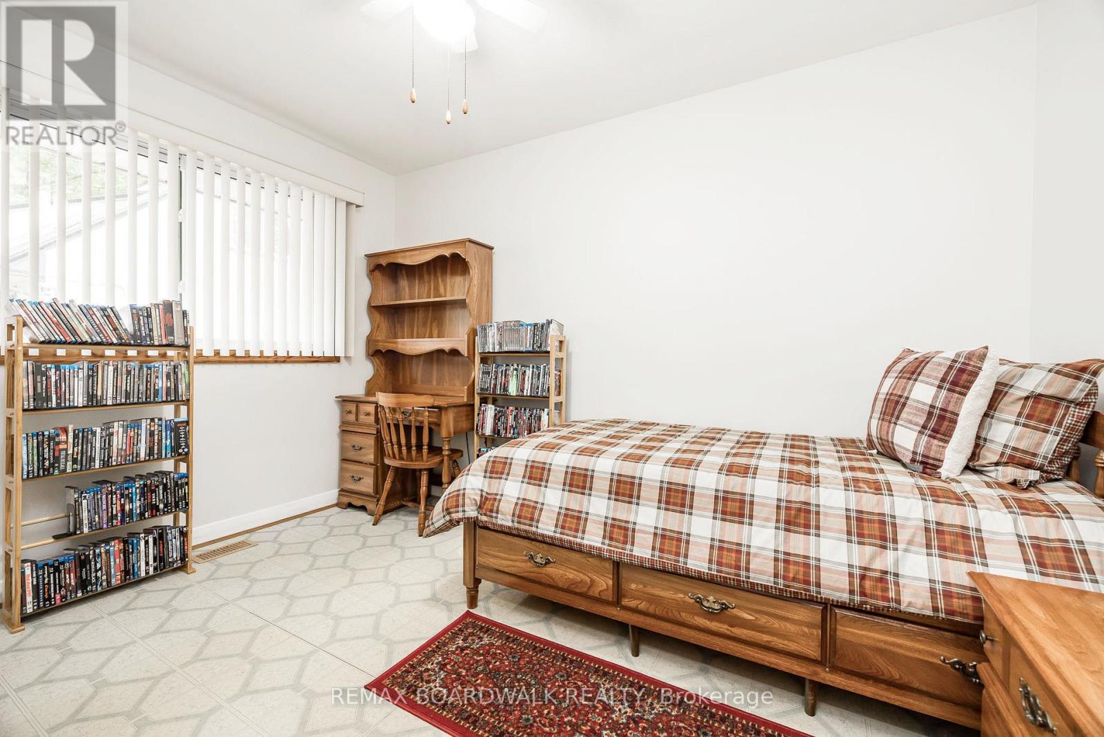 3 Bed, 2 Bath House for Sale in Ottawa – 477 EDGEWORTH AVENUE, Ottawa – MLS# X13525472 - Image 9