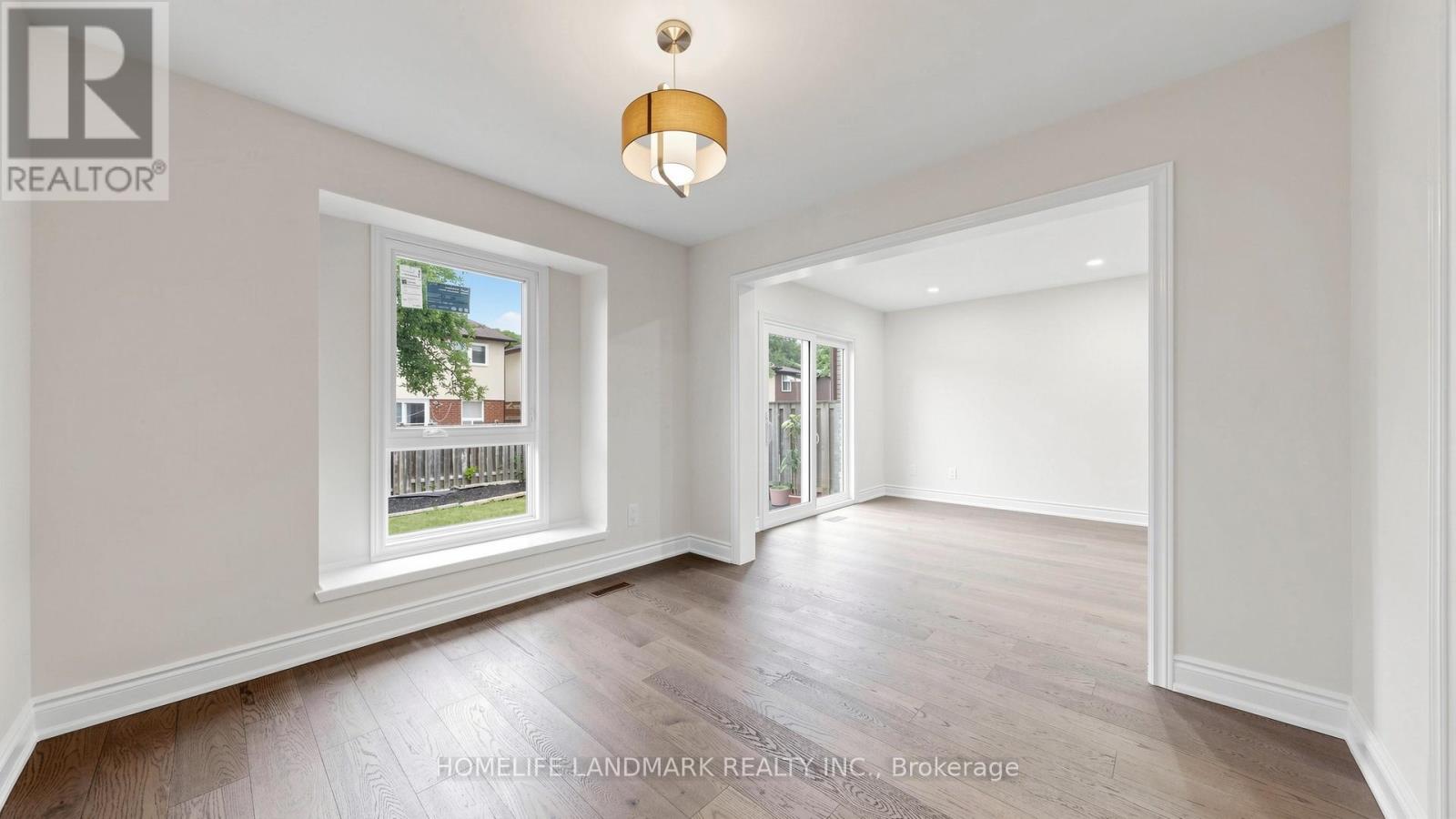 31 FULLERTON CRESCENT - Image 11