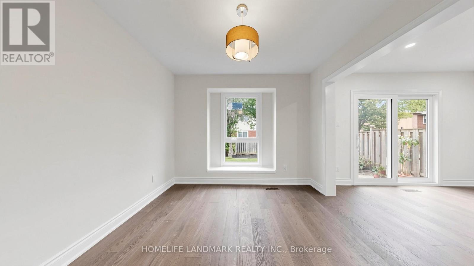 31 FULLERTON CRESCENT - Image 12