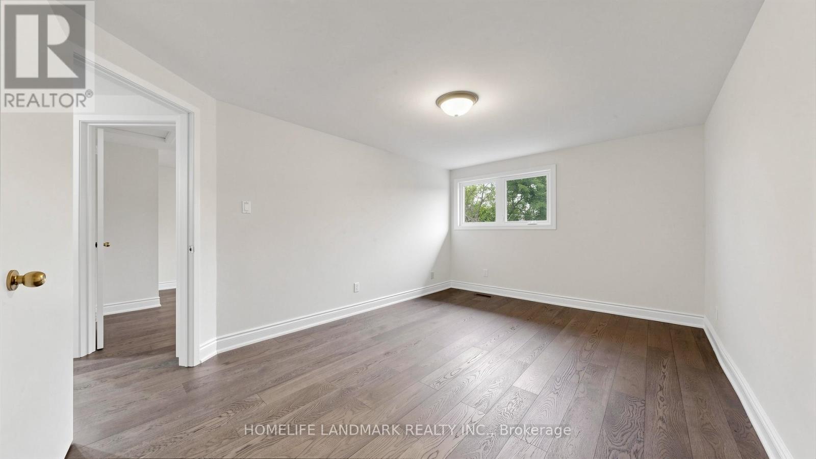 31 FULLERTON CRESCENT - Image 28
