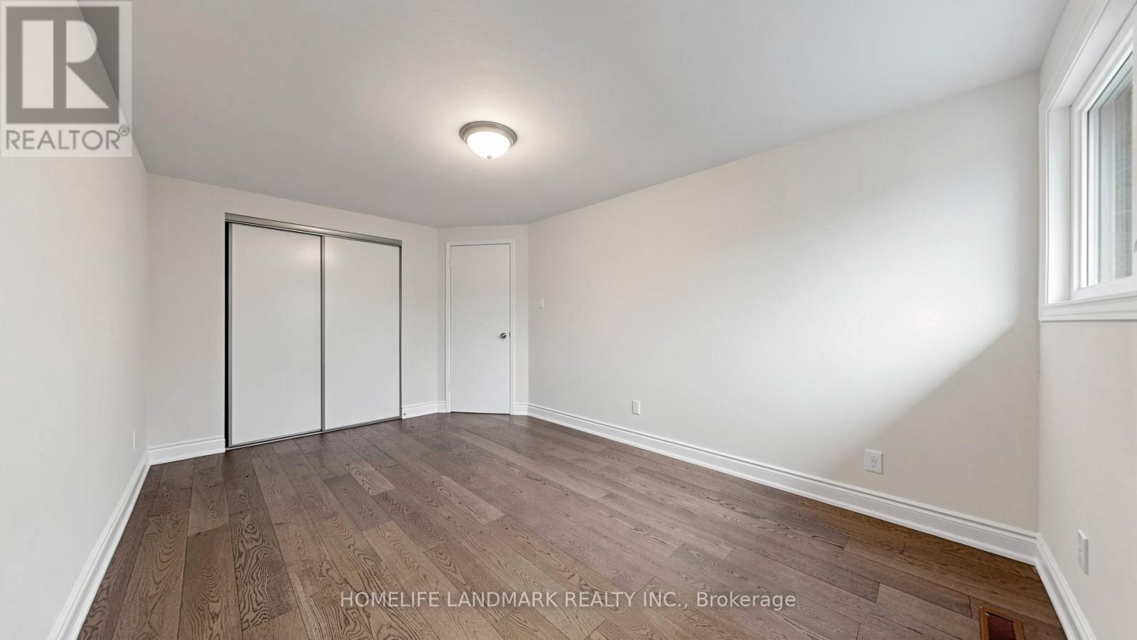 31 FULLERTON CRESCENT - Image 29