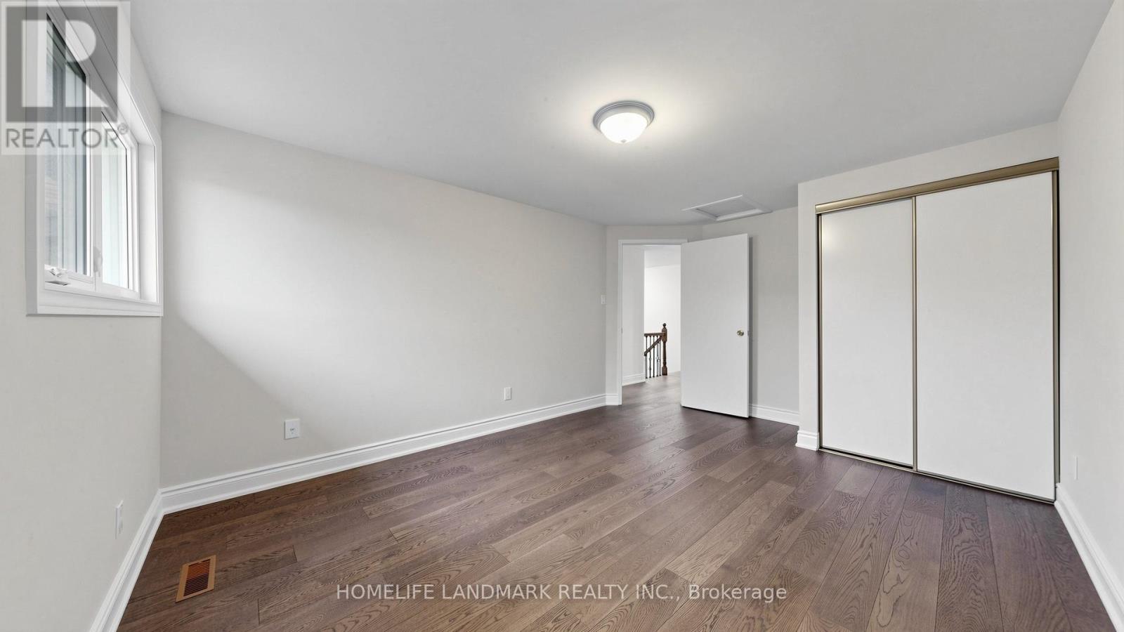 31 FULLERTON CRESCENT - Image 35