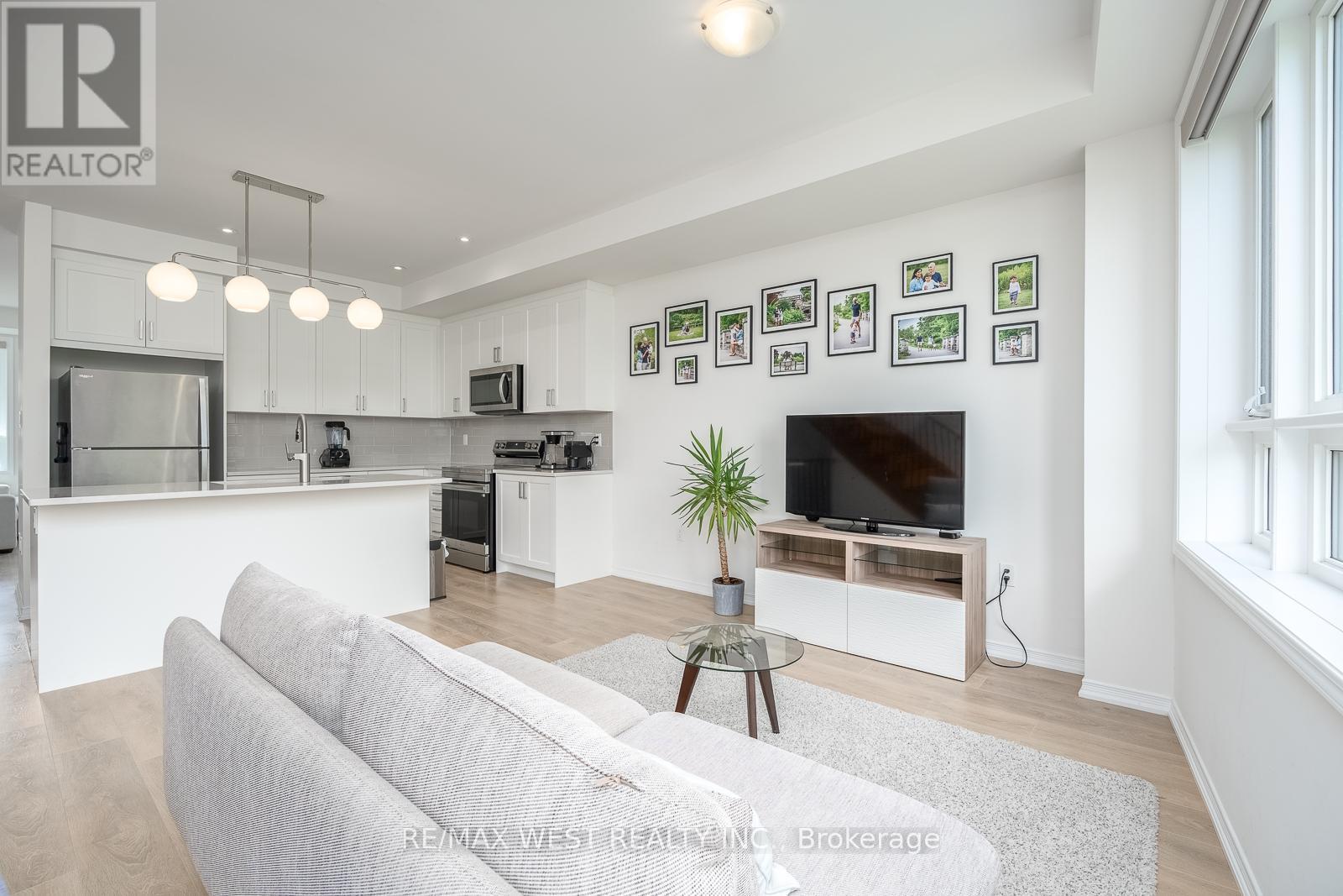 57 WOODSTREAM DRIVE - 13