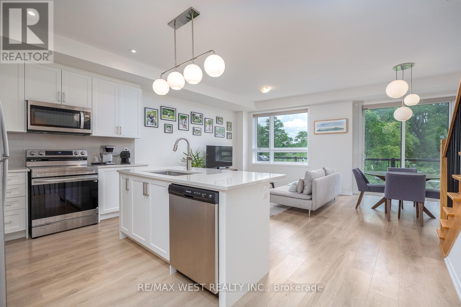 57 WOODSTREAM DRIVE - 19