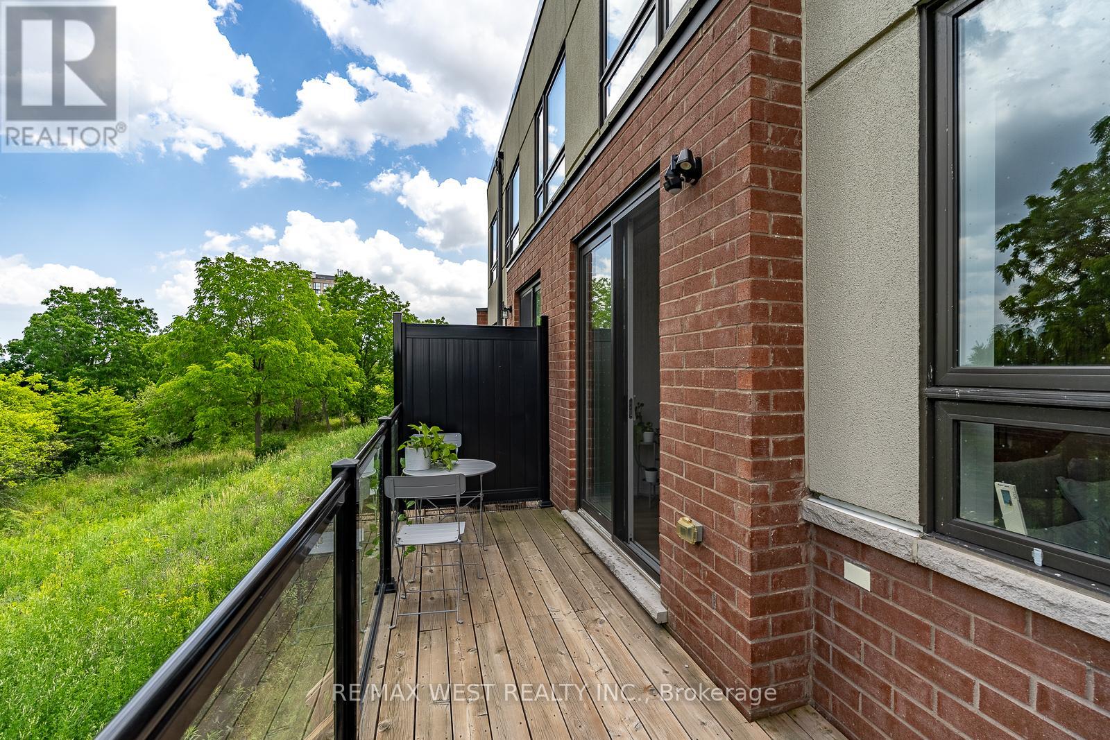 57 WOODSTREAM DRIVE - 23
