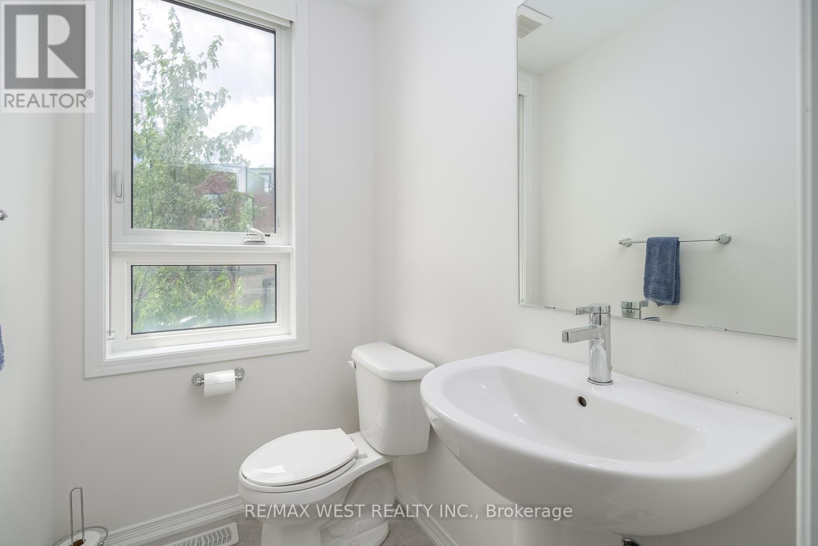 57 WOODSTREAM DRIVE - 26