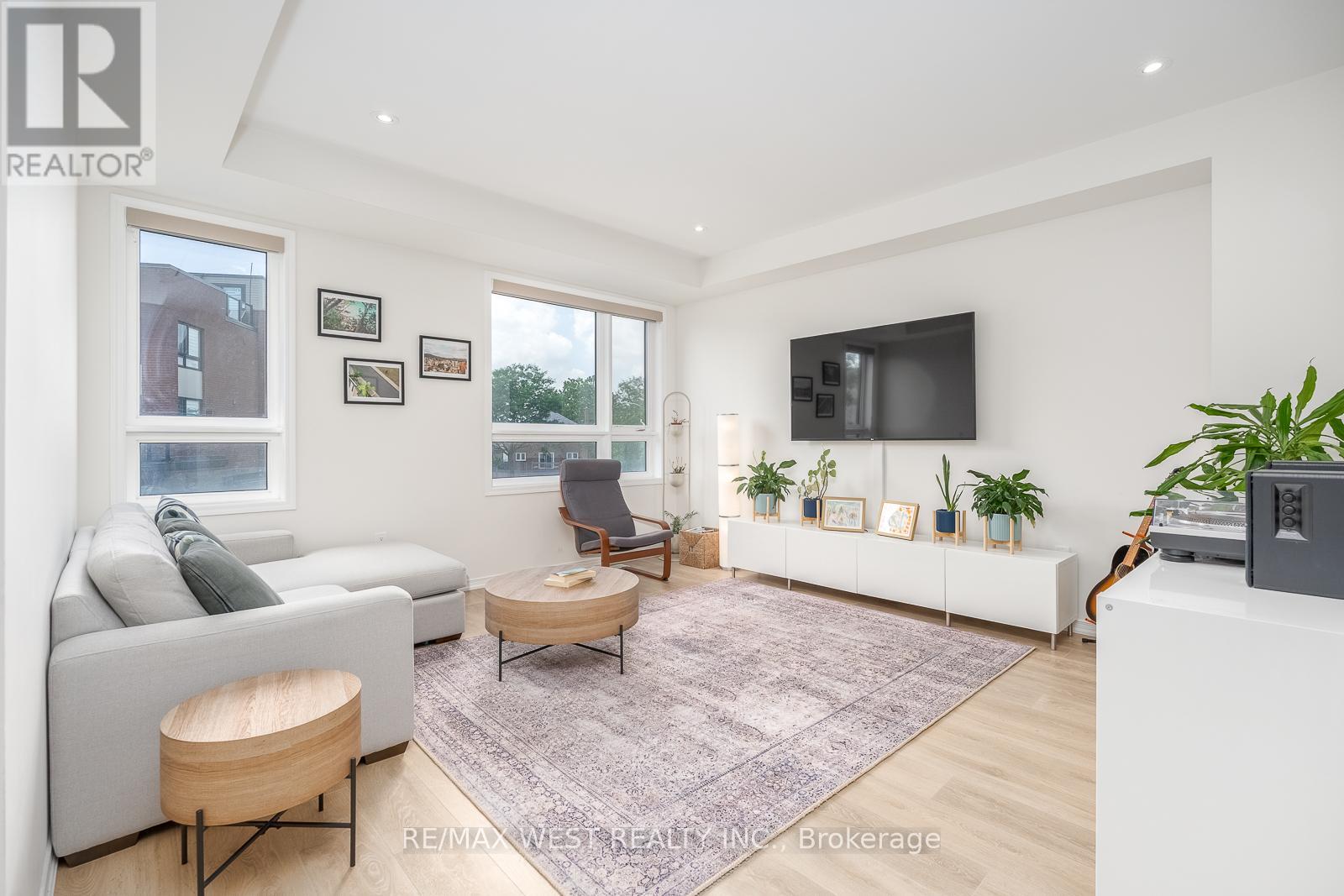 57 WOODSTREAM DRIVE - 6