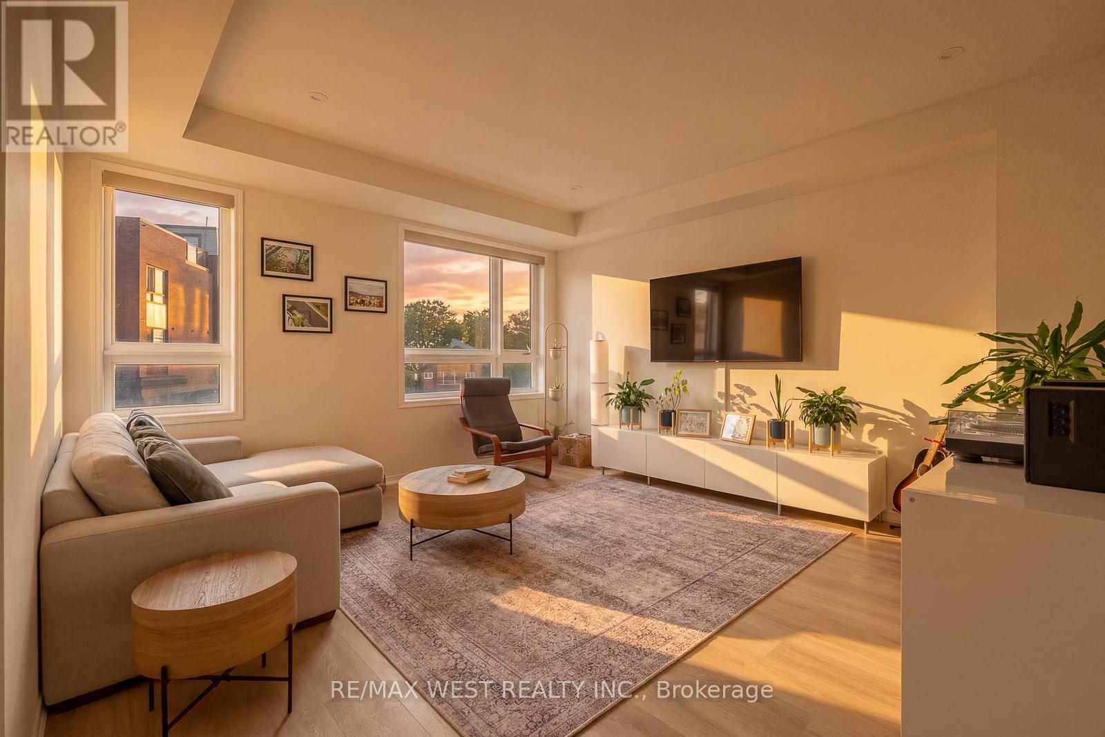57 WOODSTREAM DRIVE - 7