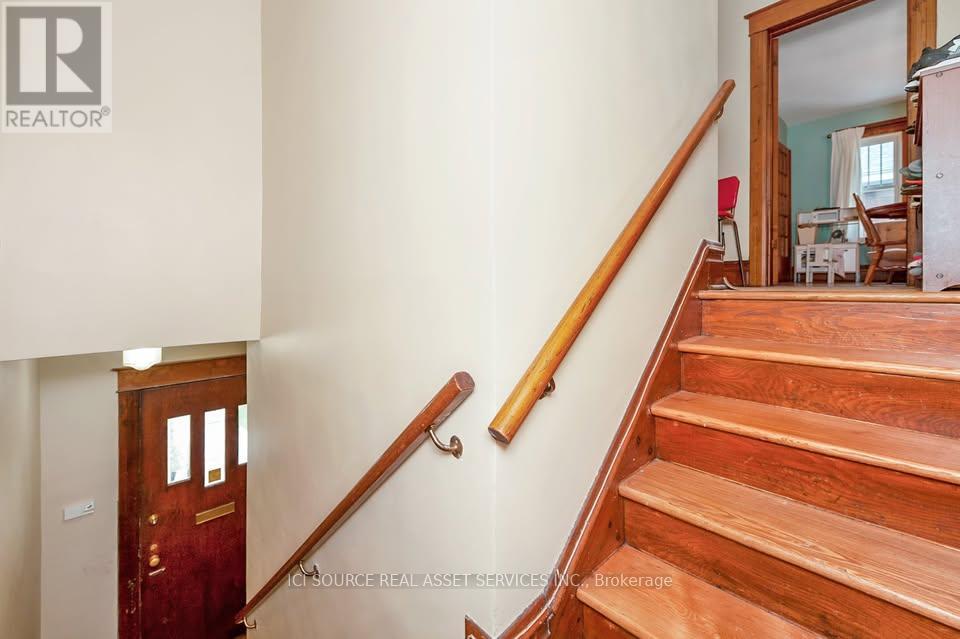 3 Bed, 1 Bath Multi-Family for Rent in Ottawa – 378 FIRST AVENUE, Ottawa – MLS# X13525428 - Image 6