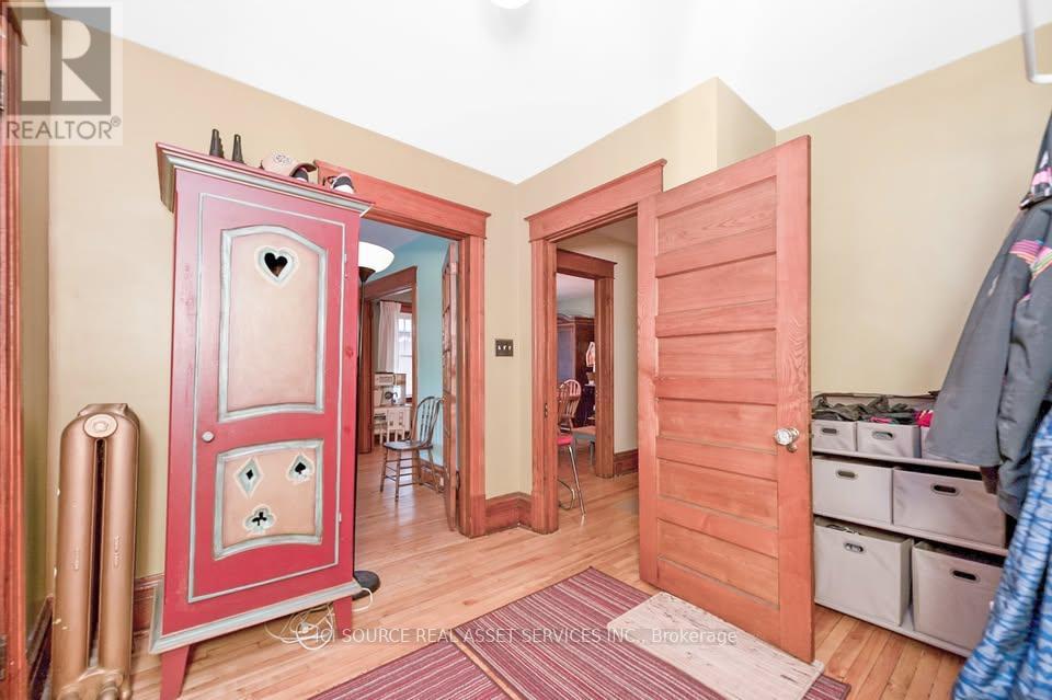 3 Bed, 1 Bath Multi-Family for Rent in Ottawa – 378 FIRST AVENUE, Ottawa – MLS# X13525428 - Image 8