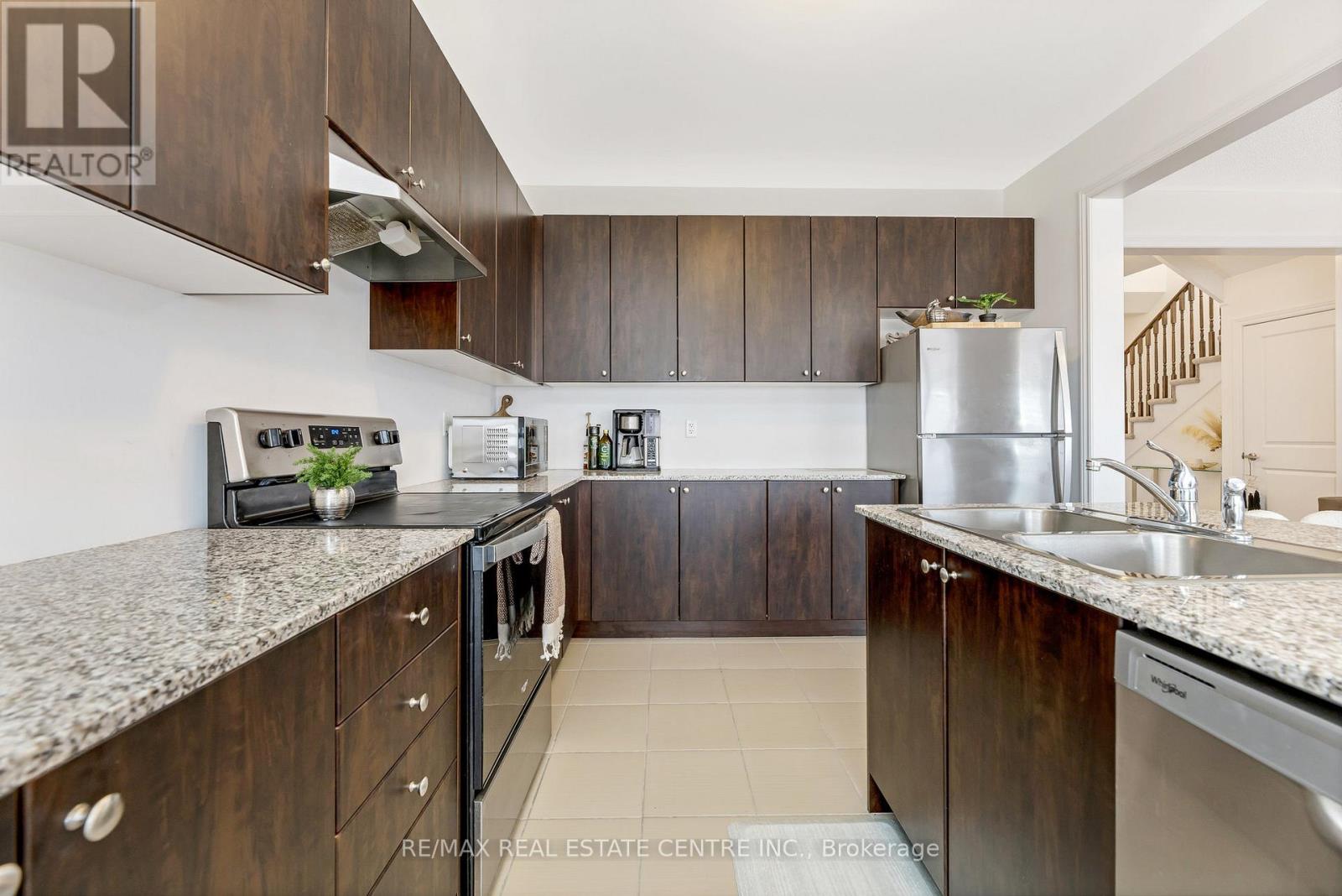 322 RUSSELL STREET - 10