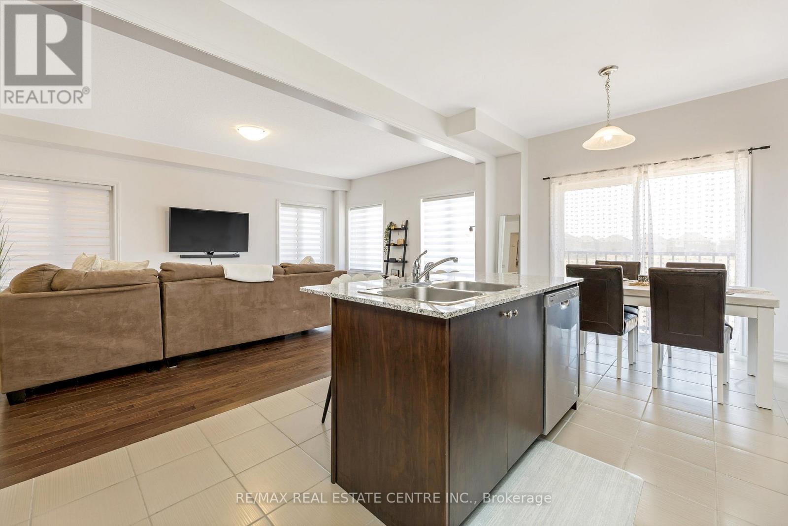 322 RUSSELL STREET - 12
