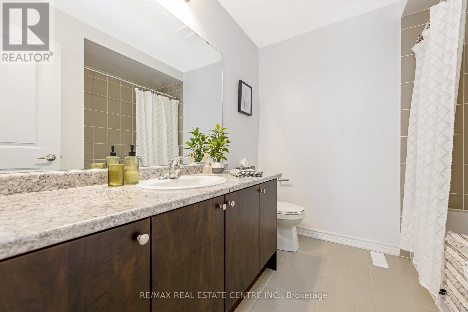 322 RUSSELL STREET - 24