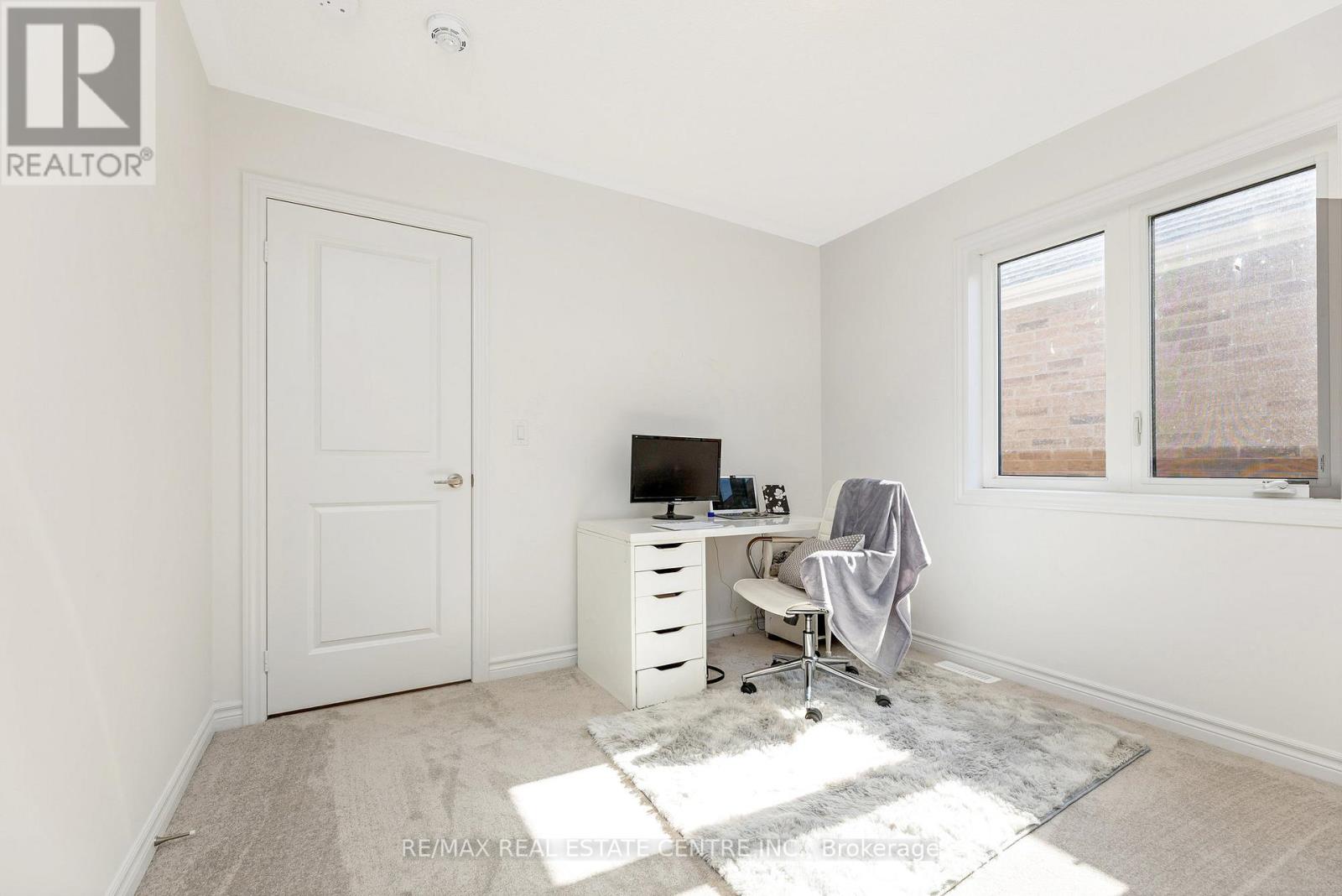 322 RUSSELL STREET - 29