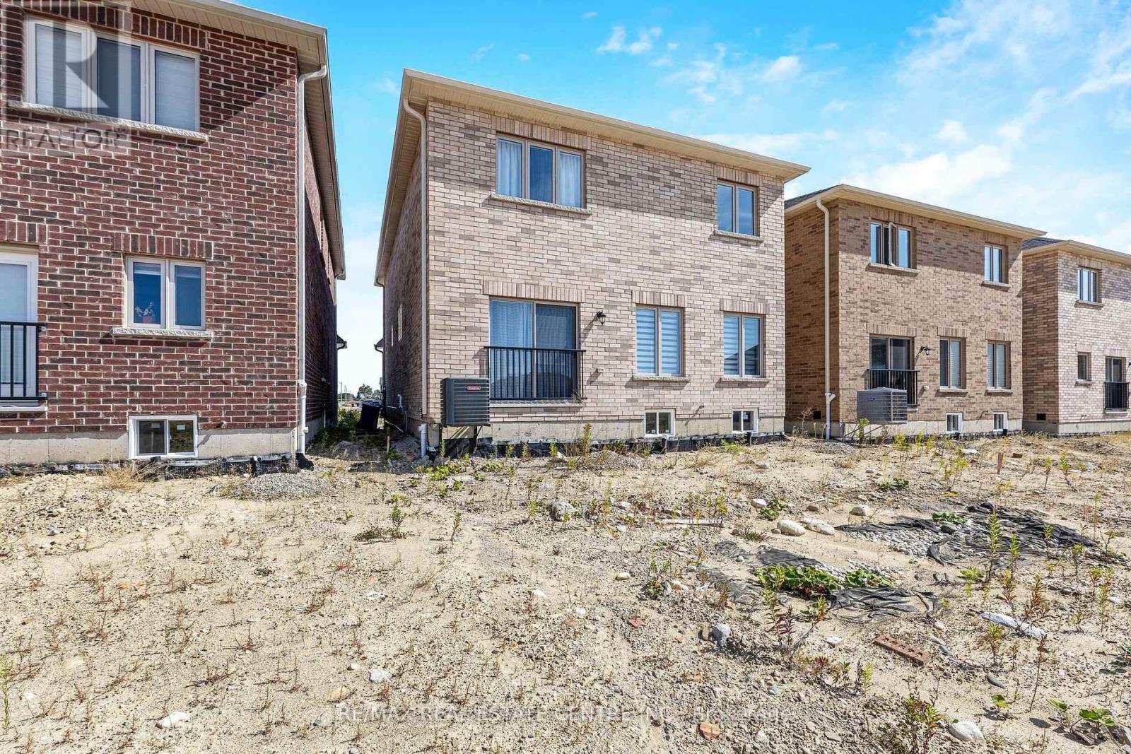 322 RUSSELL STREET - 33