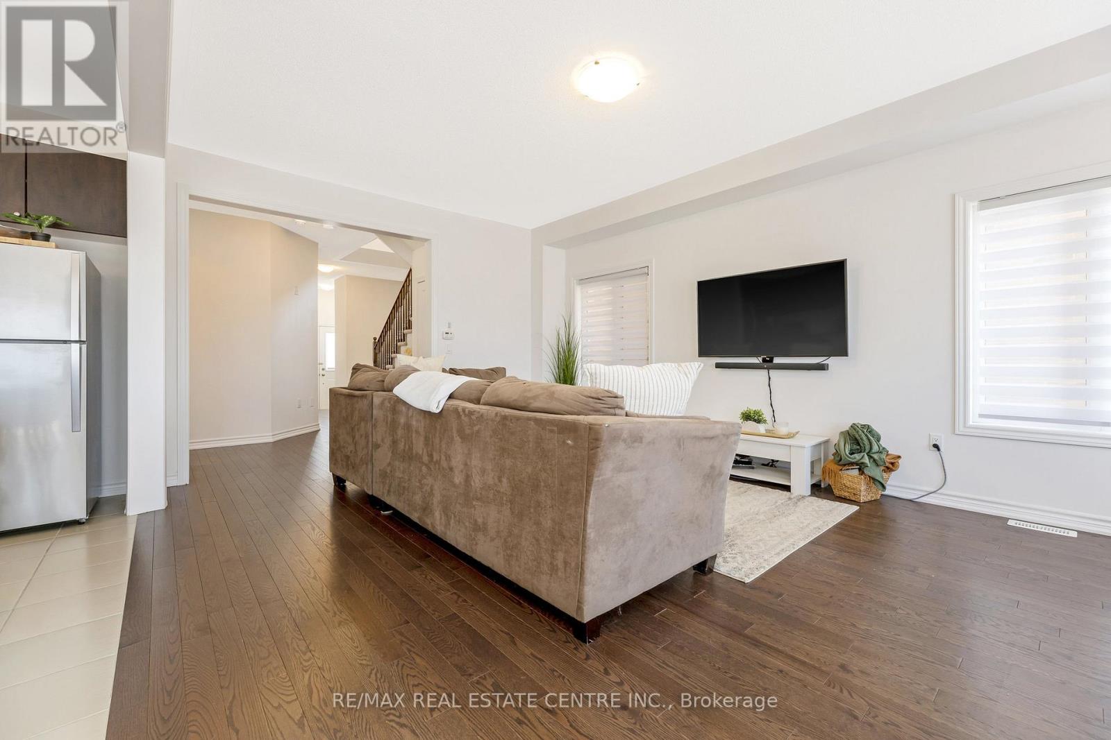 322 RUSSELL STREET - 7