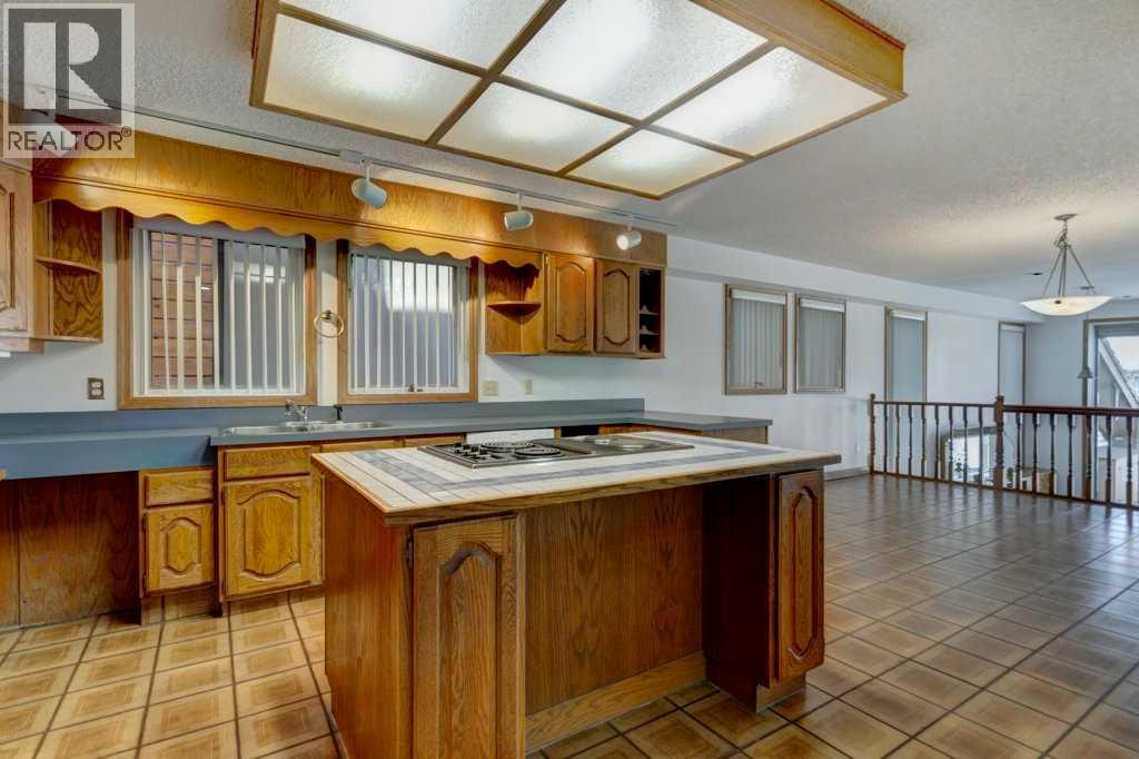 1921 6 Street SE - 6