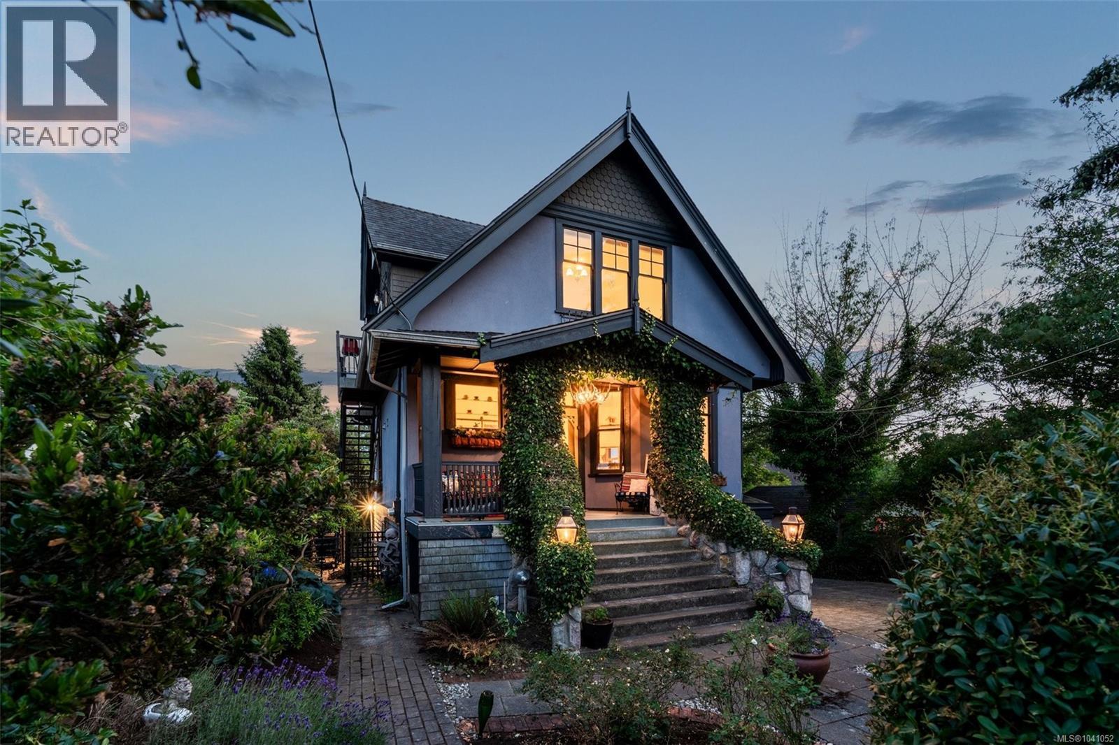 1415 Gladstone Avenue, Victoria