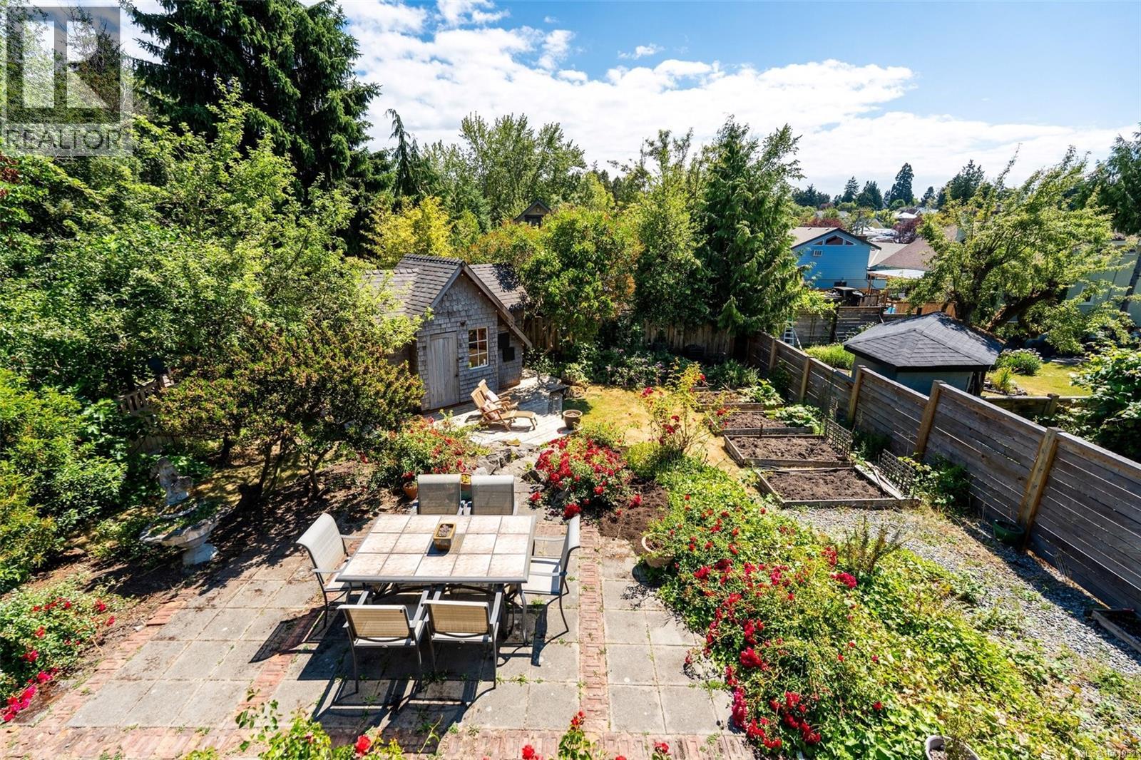  1415 Gladstone Avenue, Victoria