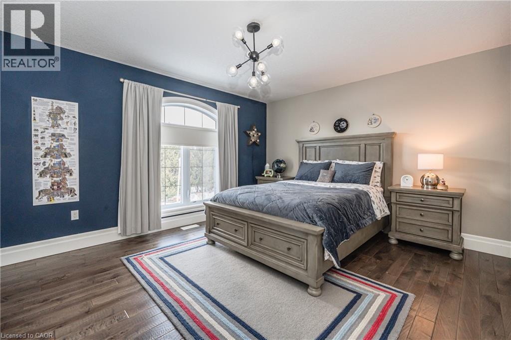 23 HIGHGROVE Court - 26