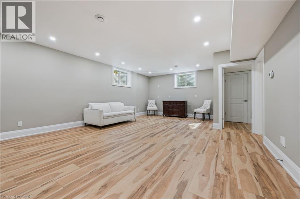 23 HIGHGROVE Court - 39